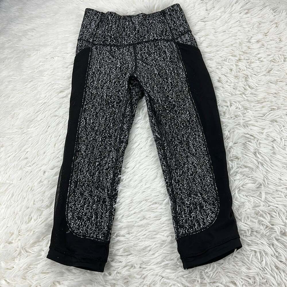 Lululemon Fit Physique Crop (19") Luon Suited Jacquard Black White / Black